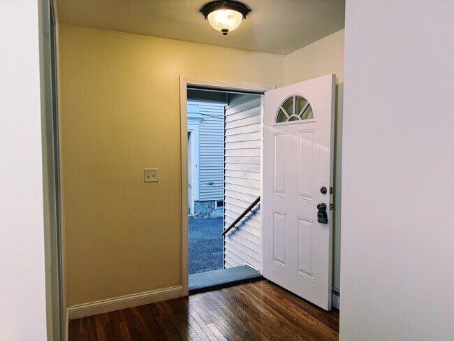 Building Photo - 4 Union Pl