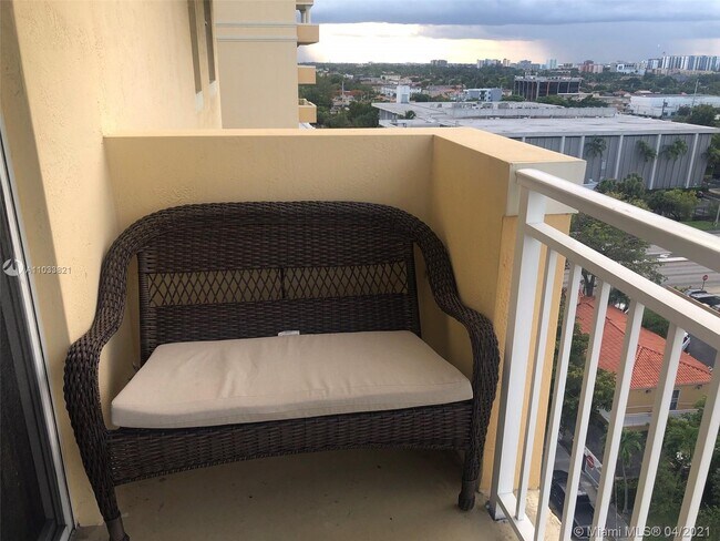 Building Photo - 215 SW 42nd Ave