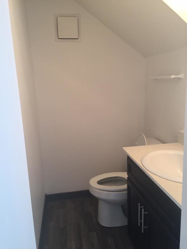 Building Photo - 540 Regal Heights Dr