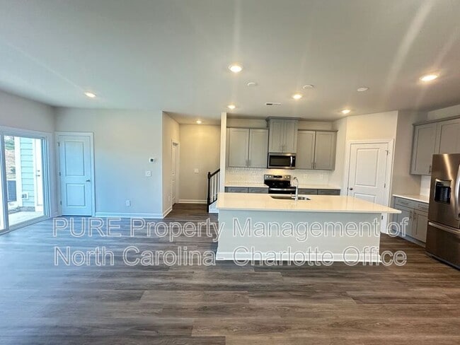 Building Photo - 1764 Braemar Vlg Dr