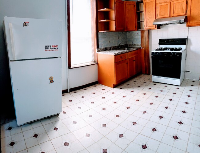 Building Photo - 3325 S Emerald Ave