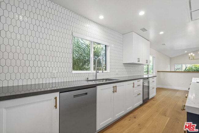 Building Photo - 4762 Charters Ave