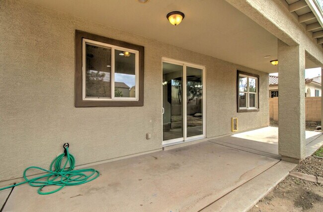 Building Photo - 15882 N 172nd Ln