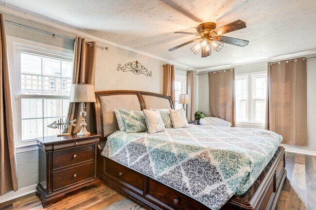 Building Photo - 3917 Avenue P 1/2