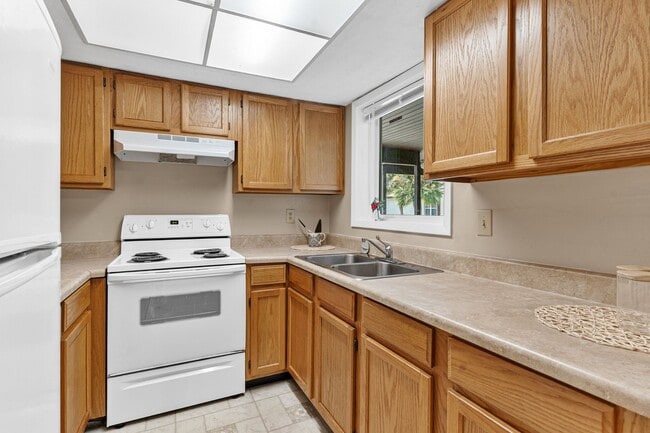 Building Photo - 2 bed 2 baths condo in Wildwood
