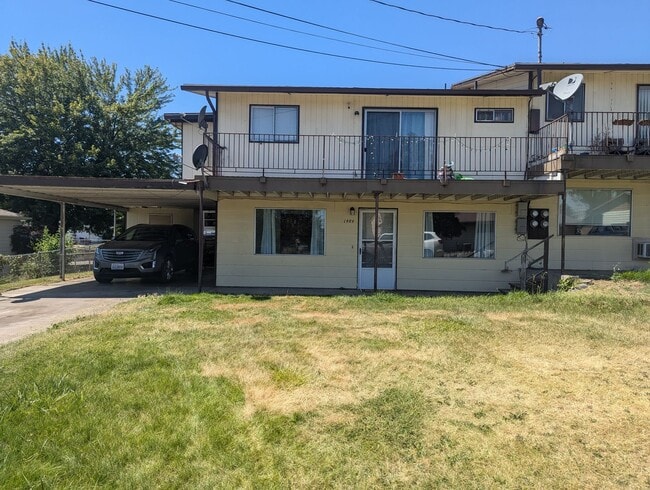 Primary Photo - 2 Bedroom Pet-friendly Clarkston Apartment...