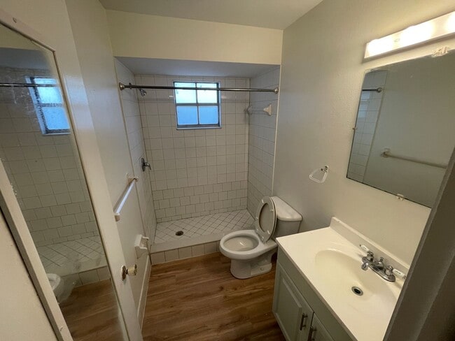 Building Photo - 5602 Montana Ave