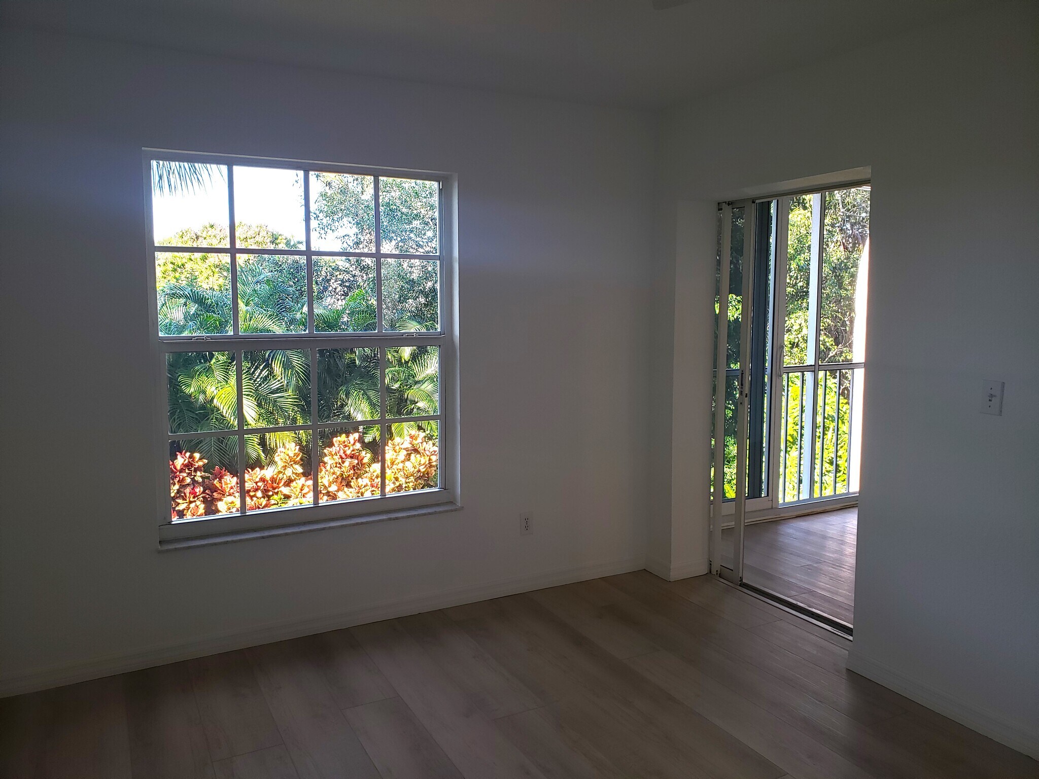 Building Photo - 859 Tanbark Dr