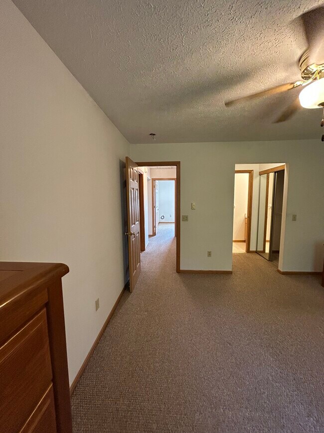 Building Photo - 651 Sturbridge Dr