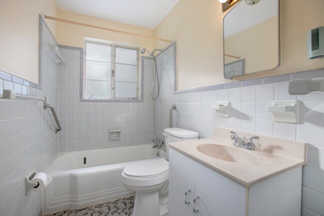 Building Photo - 3174 Grand Ave