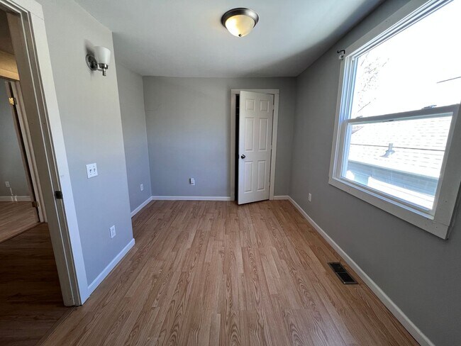 Building Photo - Updated 4-Bedroom Home!