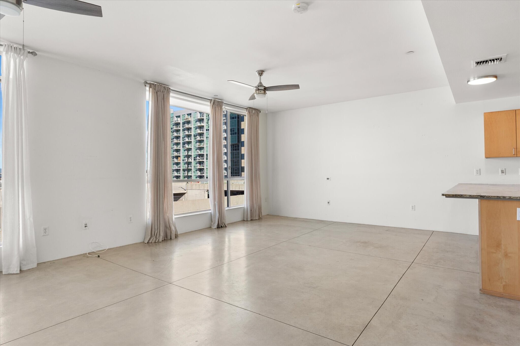 Building Photo - 285 W 6th St