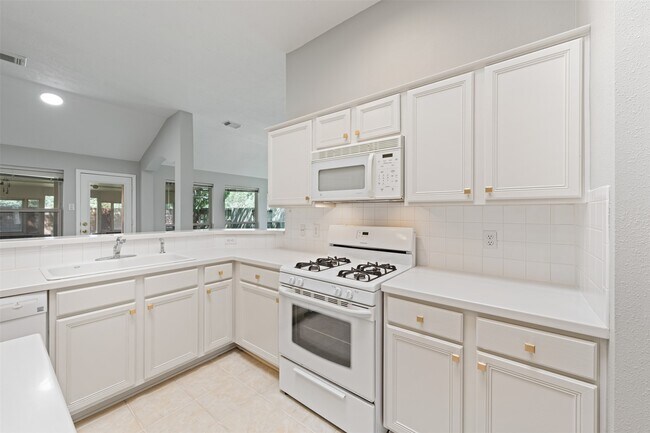 Building Photo - 2618 Parkbriar Ln