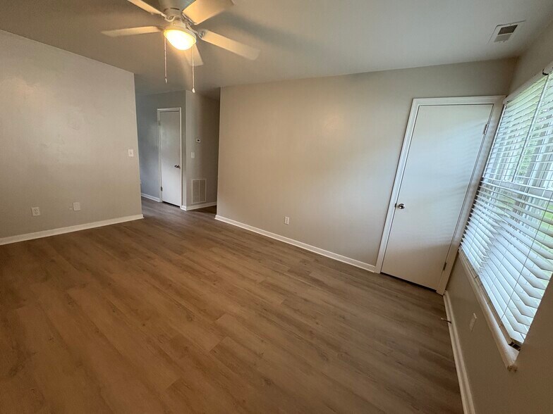 Building Photo - 311 N Oceana Blvd