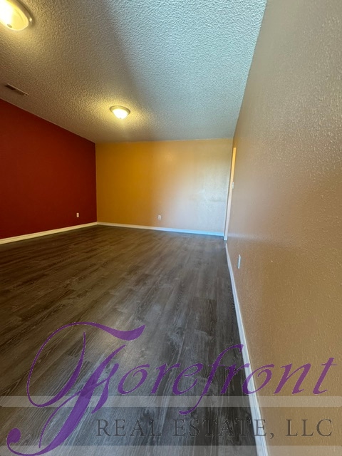 Building Photo - 1384 Sweetwater Rd