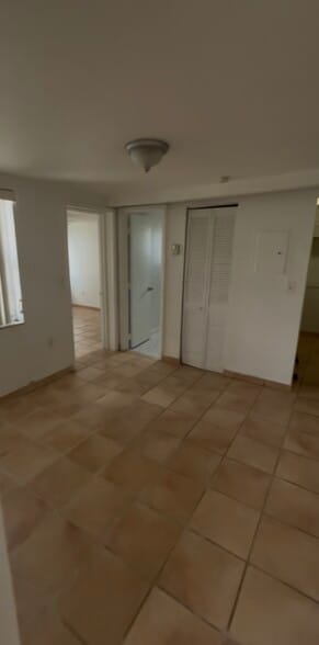 Family room - 1329 SW 75th Ave