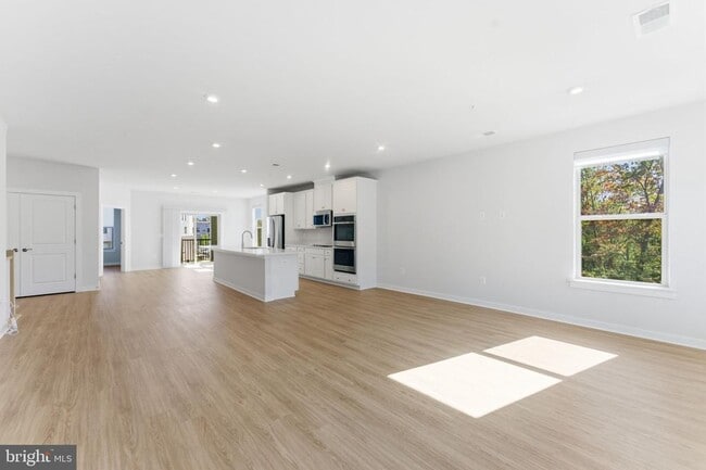 Building Photo - 2490 Connector Aly