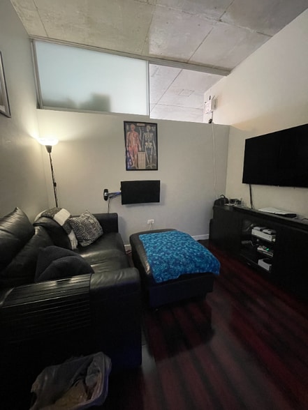 Building Photo - 235 W Van Buren St