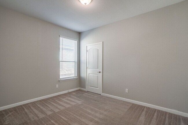 Building Photo - Perfectly located.  3 Bedroom, 2 Bath Home in Twin Mills- Eagle Mountain Saginaw ISD- 76179