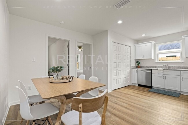 Building Photo - A Must-See Brand New 4 Bed/2 Bath Home wit...