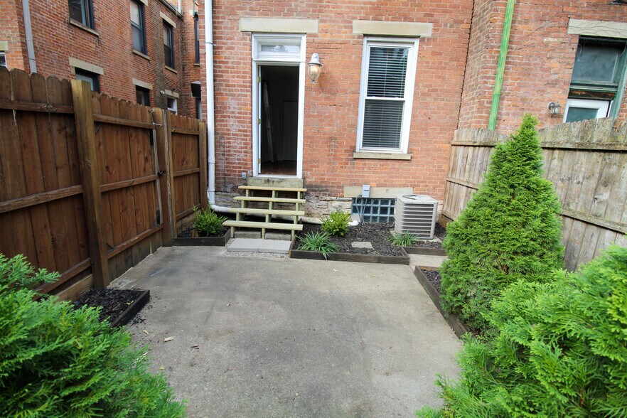 Back of Apartment - 421 Hopkins St