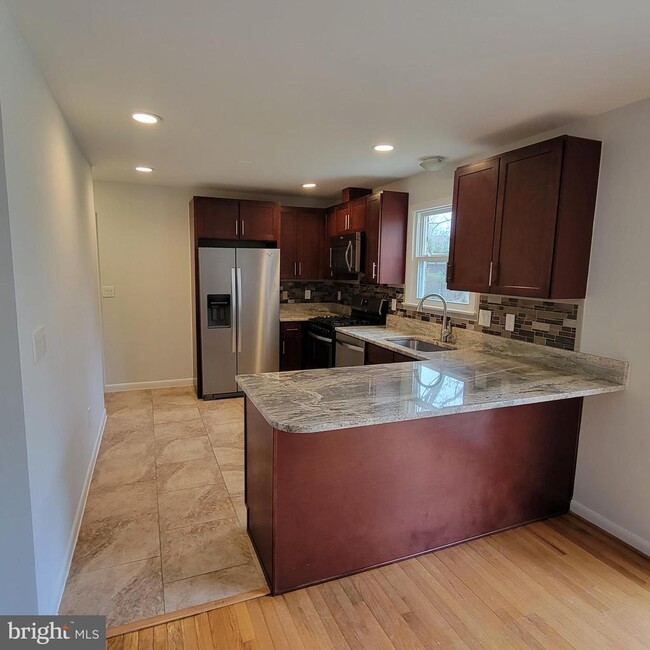 Building Photo - 18320 Metz Dr