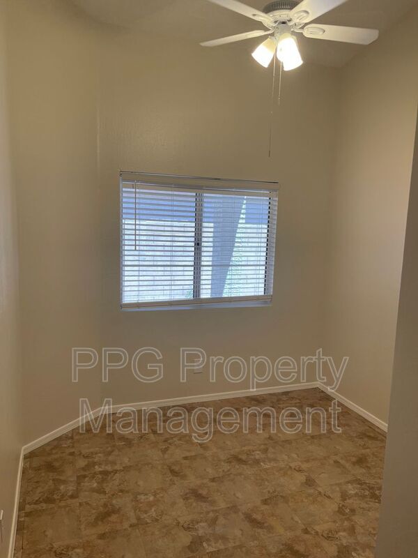 Building Photo - 13597 W Desert Flower Dr