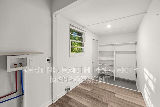 Building Photo - 1128 Cardwell Ln