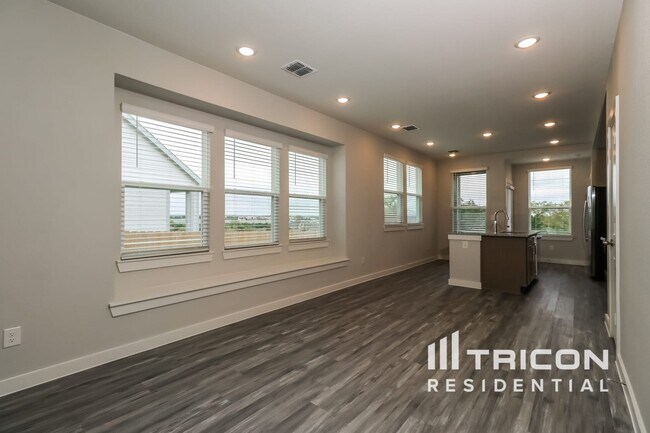 Building Photo - 525 Raglands Rd