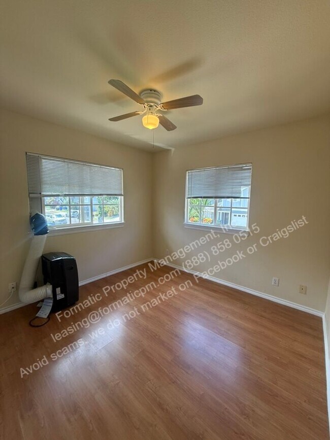 Building Photo - 87-1062-1062 Huamoa St
