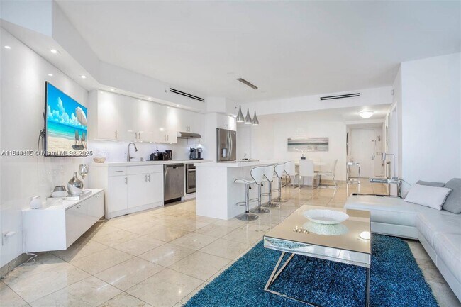 Building Photo - 4775 Collins Ave