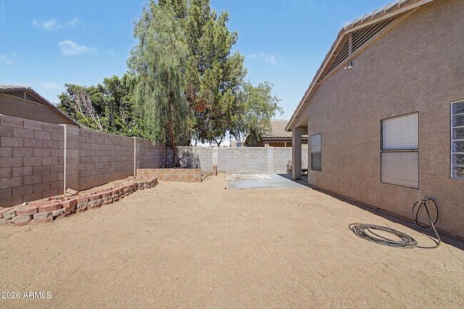 Building Photo - 8868 W Laurel Ln