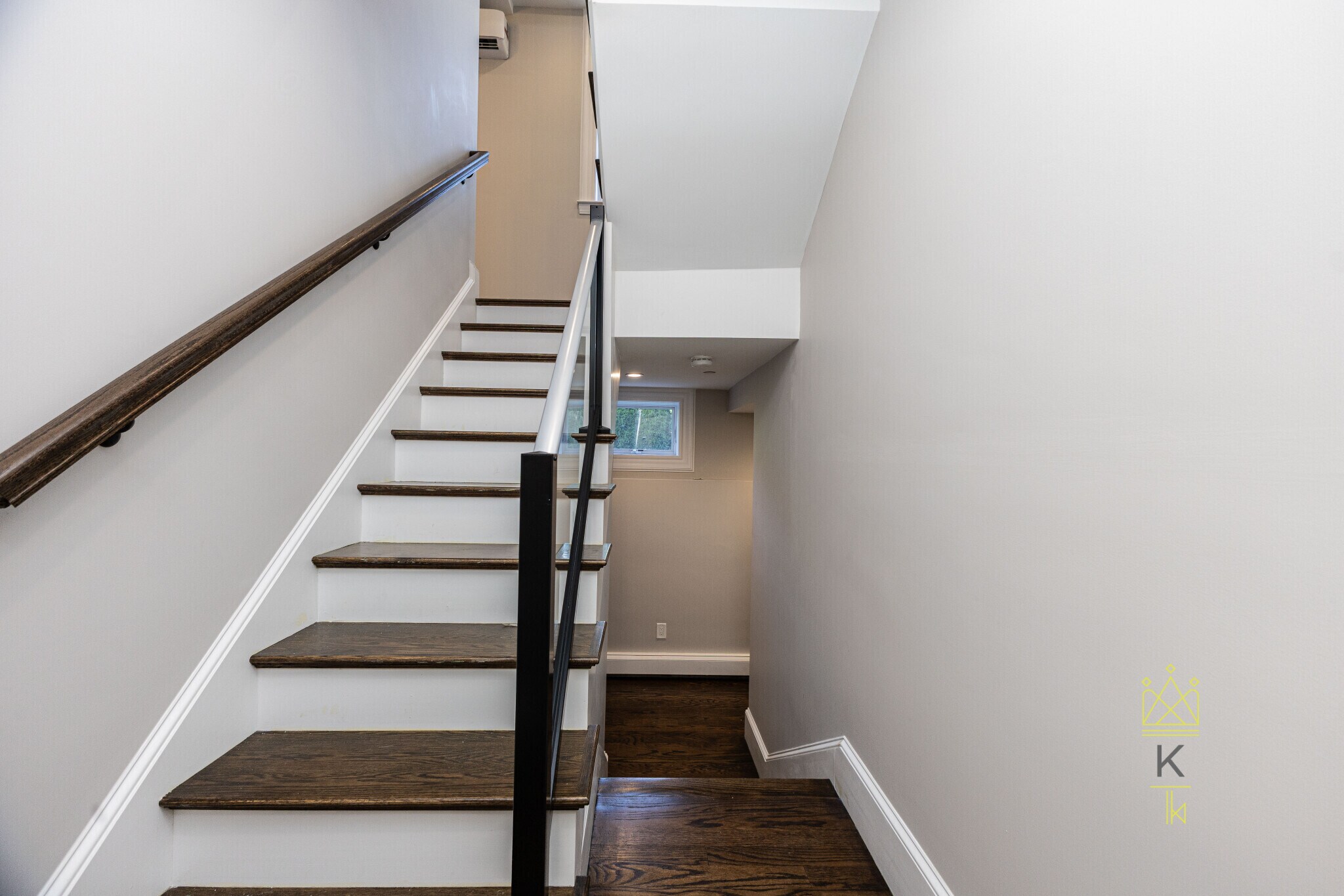 Building Photo - 85 Regent St