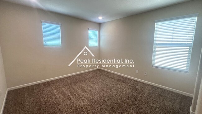 Building Photo - Updated 3bd/2.5ba Home near Cosumnes River...