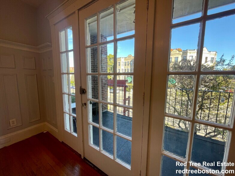 Building Photo - 209 Chestnut Hill Ave