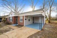 Building Photo - 1453 Colonial Rd