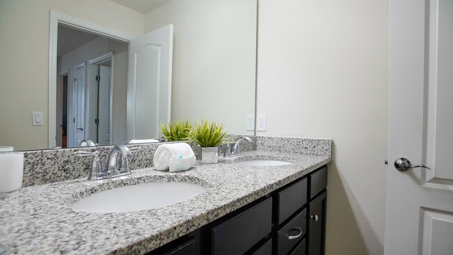 Building Photo - 4667 Terrasonesta Dr