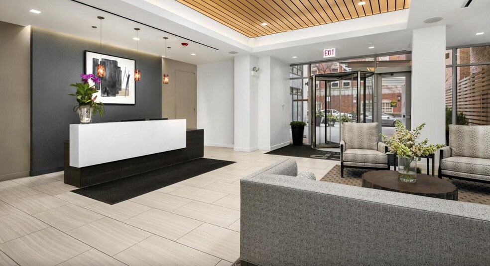 Building Photo - 21 W Chestnut St