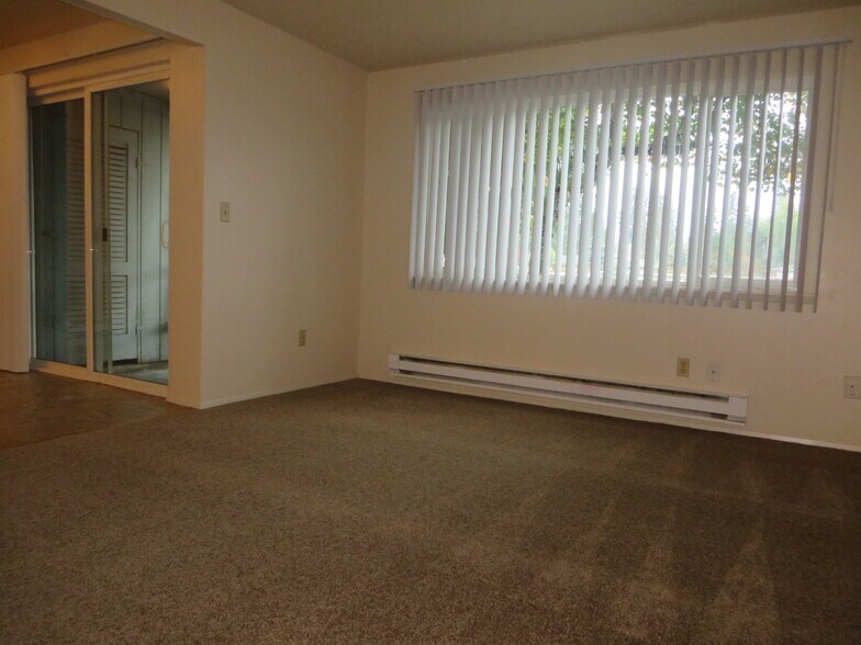 Building Photo - 11020 122nd St E