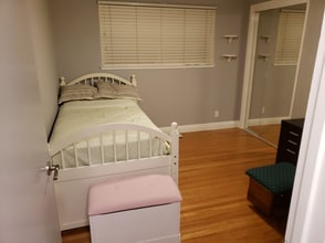 Building Photo - 36 Barrie Dr