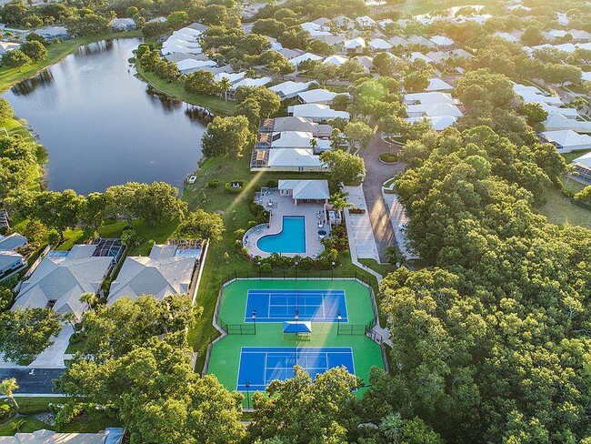 Building Photo - 4197 Royal Oak Dr