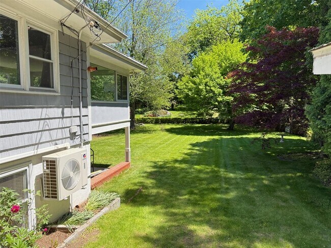 Building Photo - 135 Worthington Rd