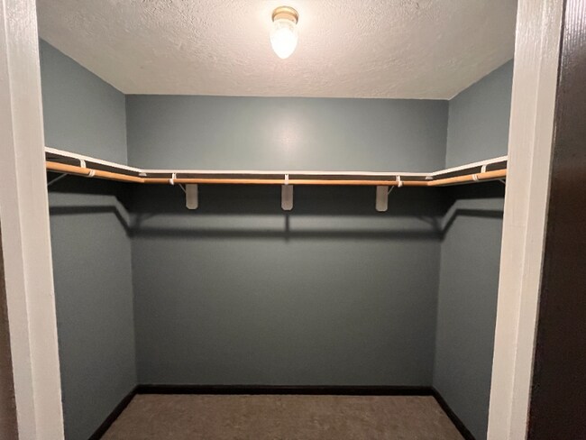 Building Photo - 133 N Ridge Dr