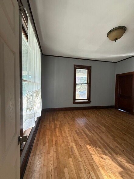 Building Photo - 412 N Church St