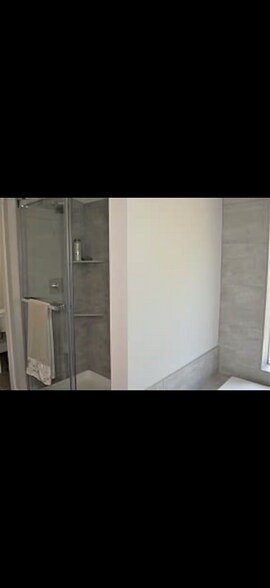 Building Photo - 934 Ash St