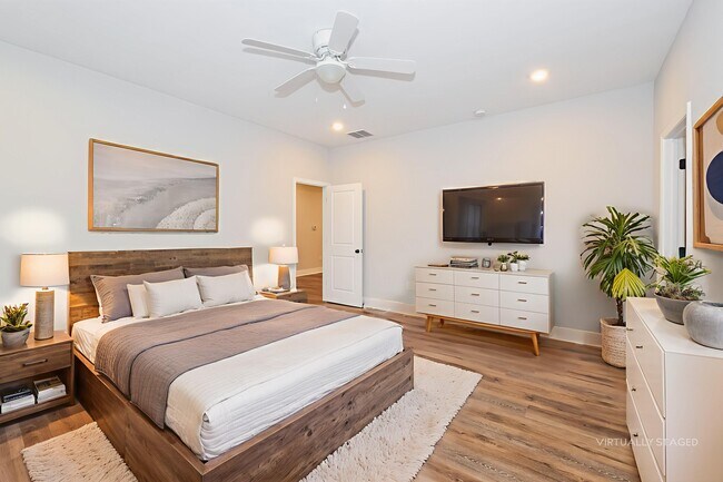 Building Photo - 1007 Autumns Wood Cir E