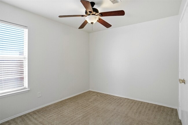 Building Photo - 5517 Timber Ridge Ct