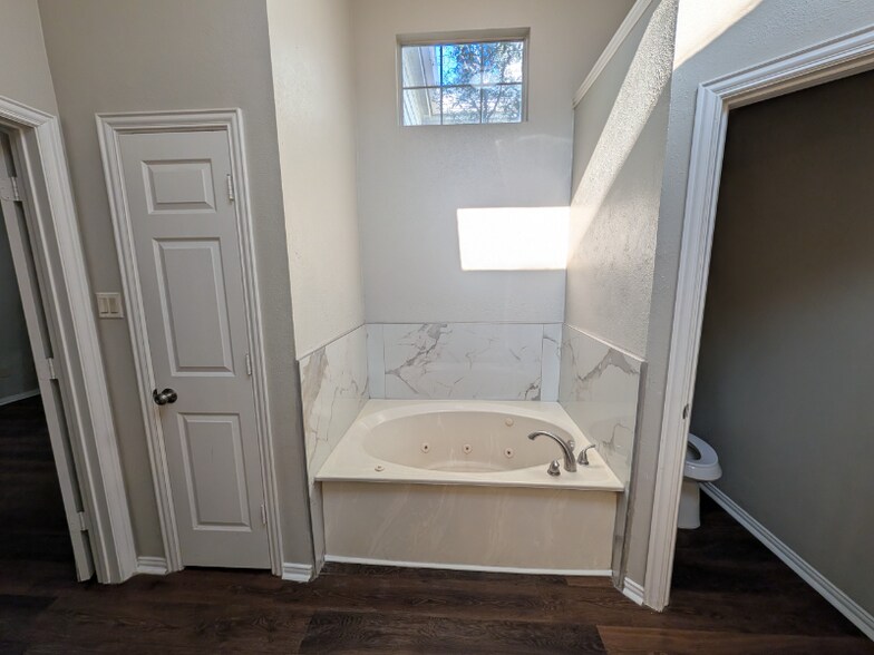 Building Photo - 1324 Kittery Dr