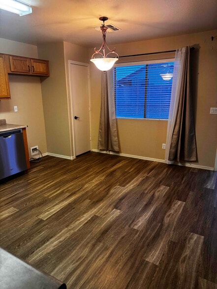 Building Photo - 2445 W Allens Peak Dr