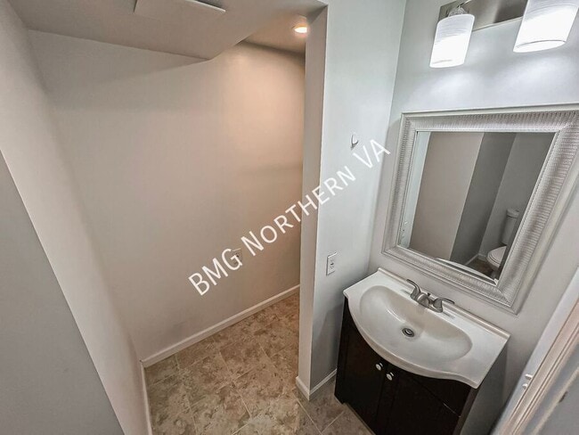 Building Photo - 14416 Black Horse Ct